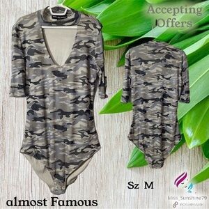 Almost famous - Sz M - most sexy Camo bodysuit short sleeve green gray v neck